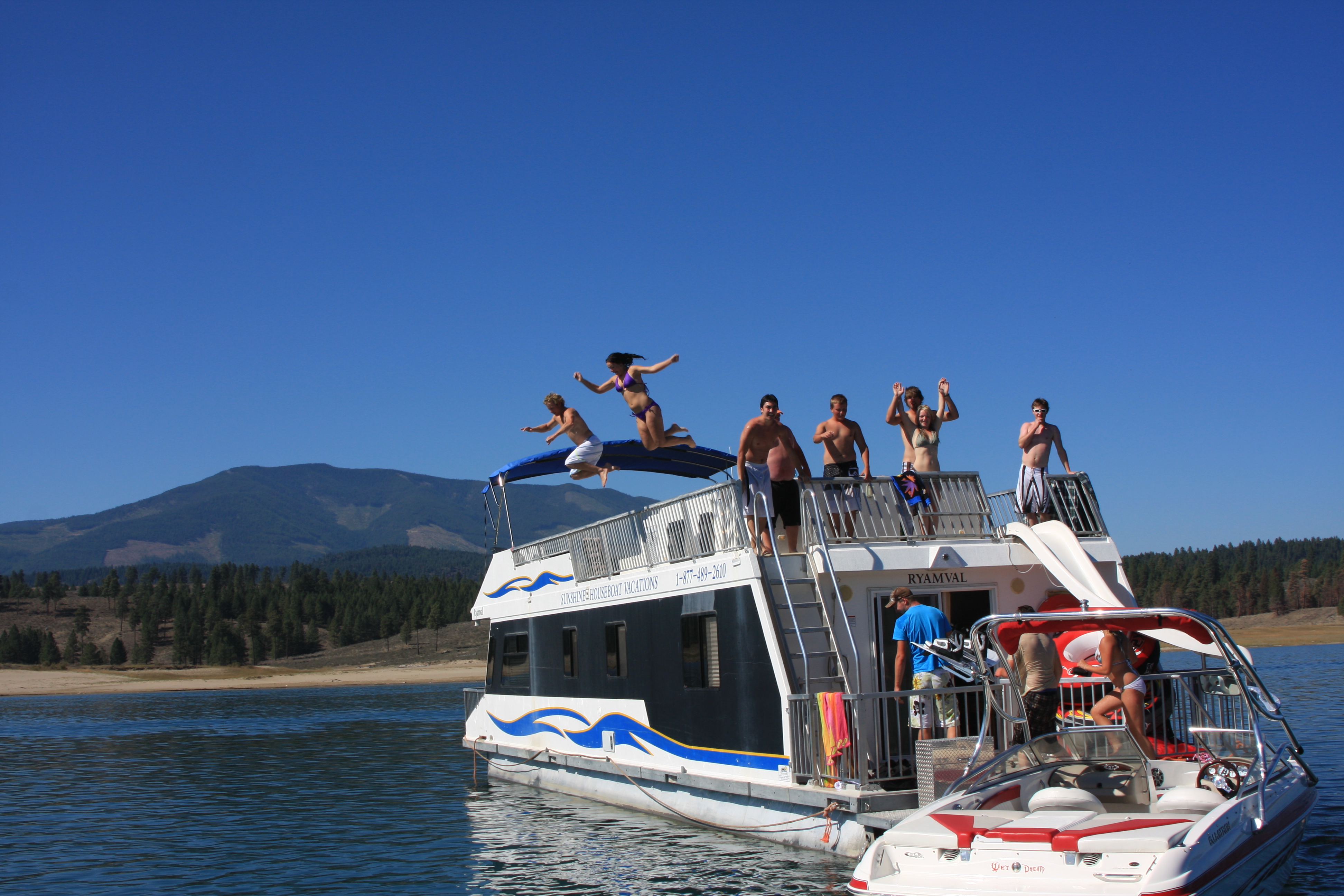 Sunshine Houseboat Activities