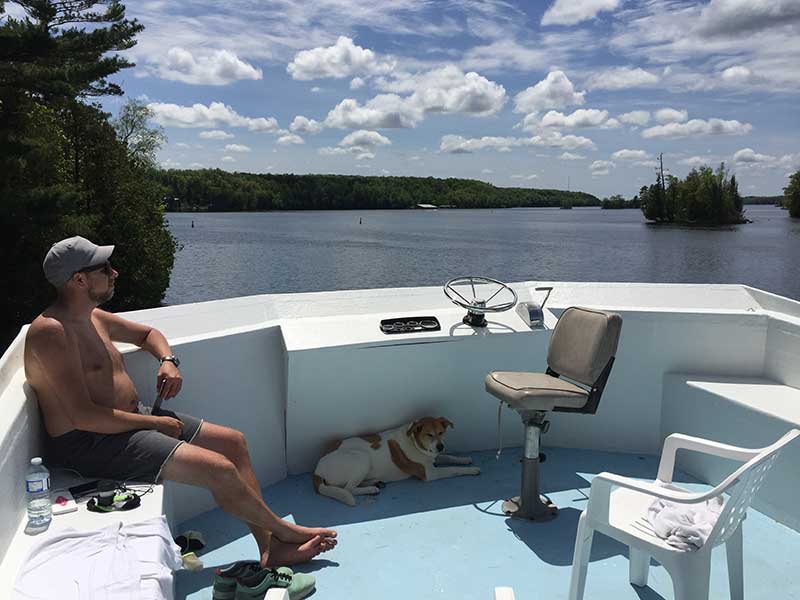 Houseboat docked at Lovesick Lock